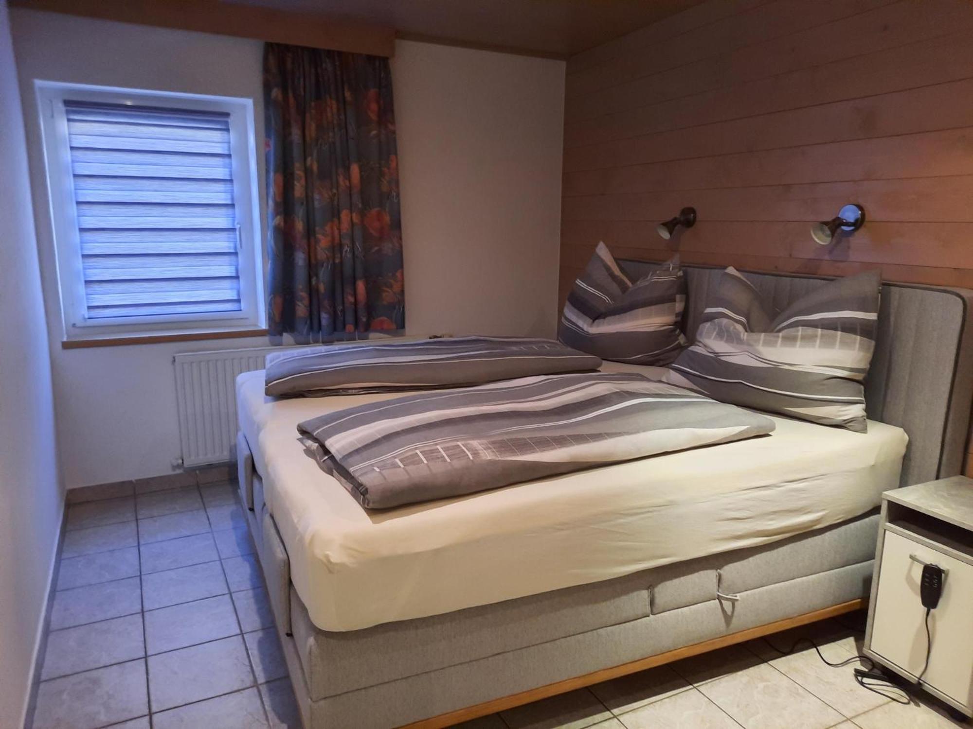 Gasthof Erzherzog Rainer - Zimmer Und Ferienwohnung Kössen Chambre photo